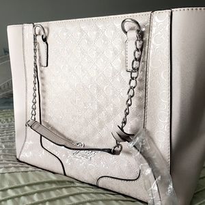 NWT Guess Frosty Powder gf satchel